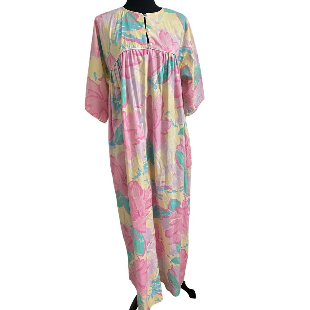 Vtg 1970's David Brown California Women Floral Robe/Gown/Kimono Yellow Pink Blue